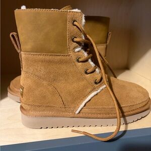 Koolaburra Lace-Up Shearling Boot in Tan